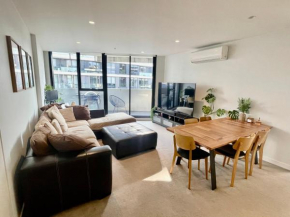 Riverside Retreat, Melbourne